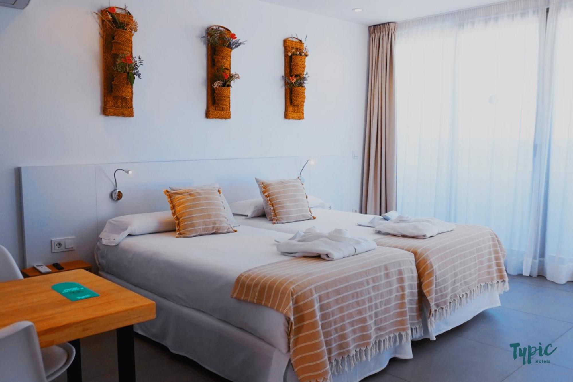 Typic Marina Playa - Adults Only Aparthotel San Antonio  Exteriör bild