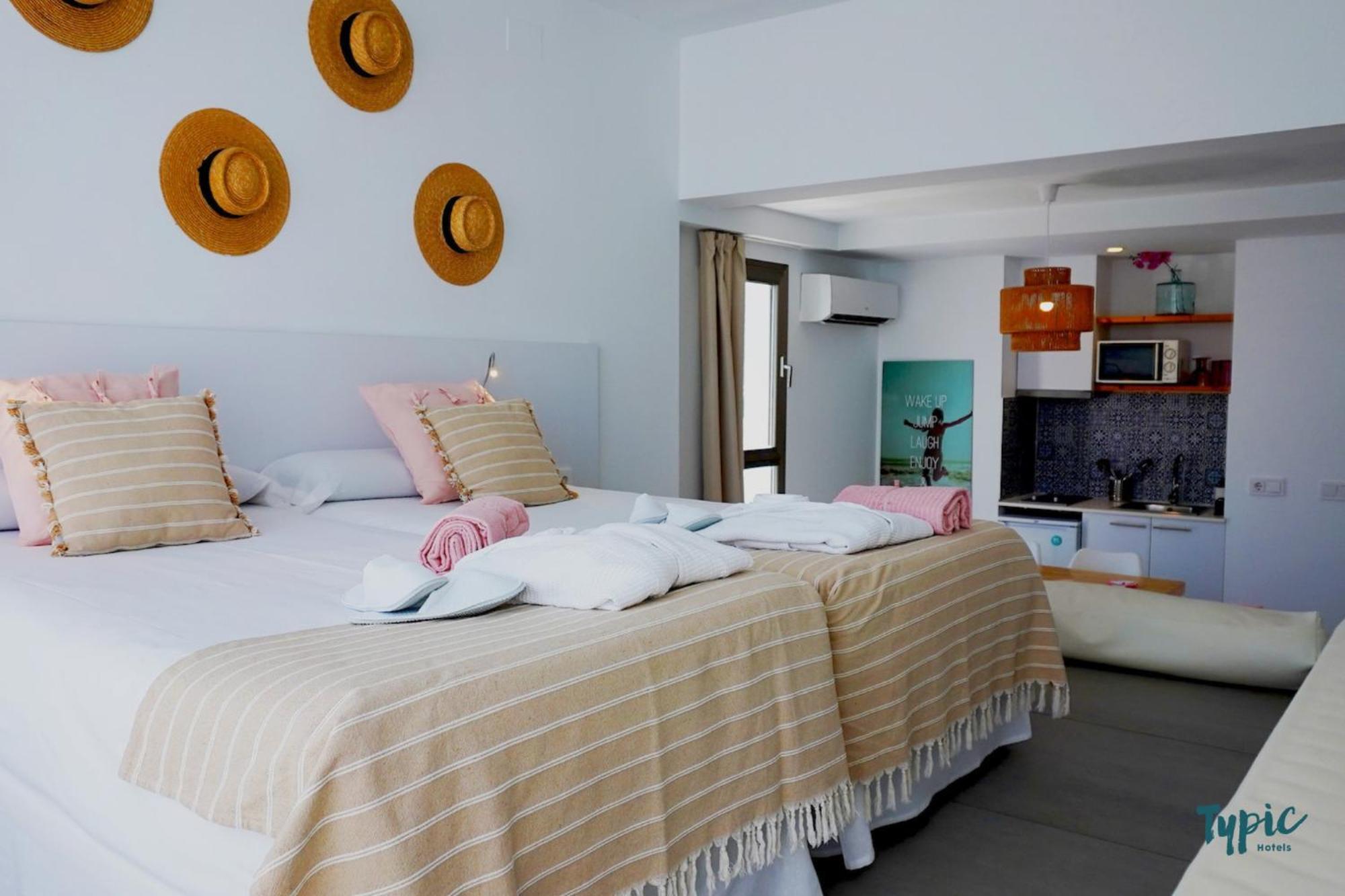 Typic Marina Playa - Adults Only Aparthotel San Antonio  Exteriör bild