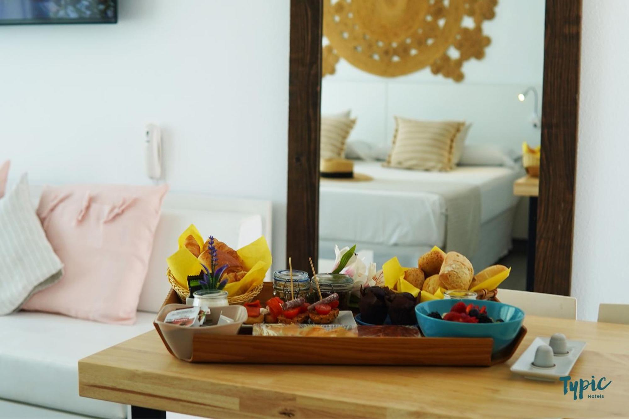 Typic Marina Playa - Adults Only Aparthotel San Antonio  Exteriör bild