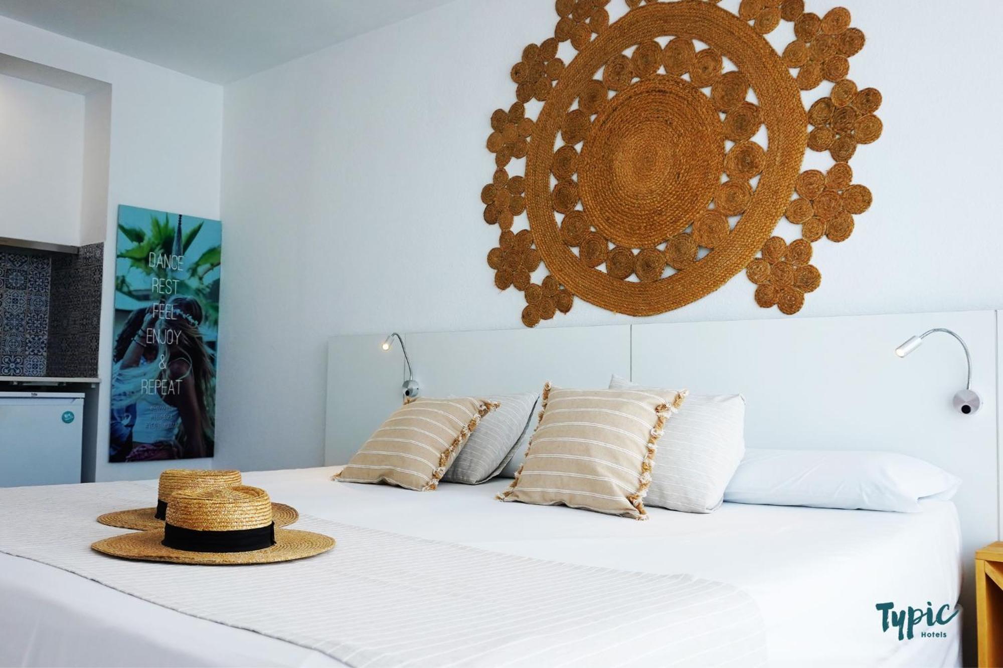 Typic Marina Playa - Adults Only Aparthotel San Antonio  Exteriör bild