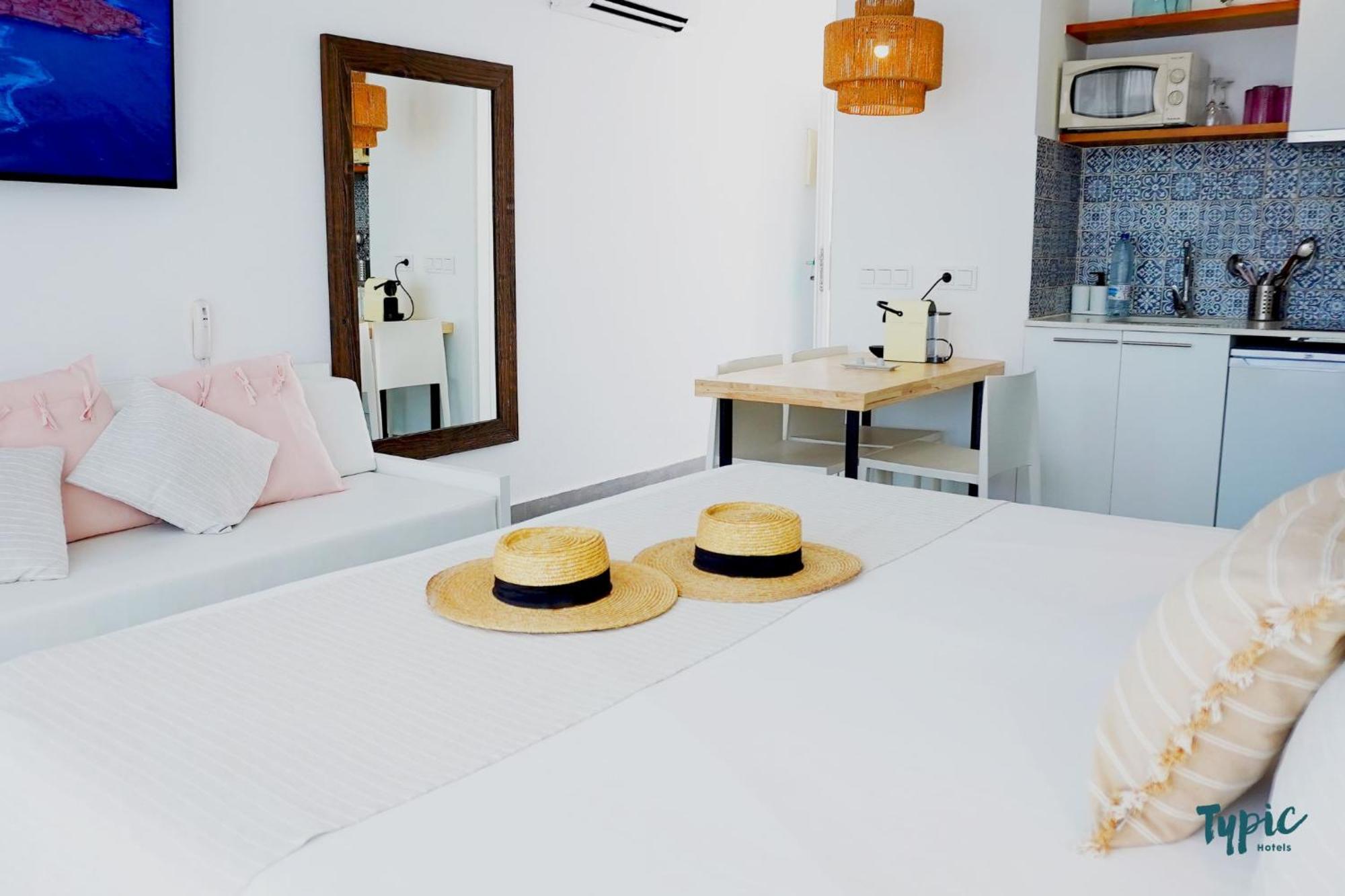 Typic Marina Playa - Adults Only Aparthotel San Antonio  Exteriör bild
