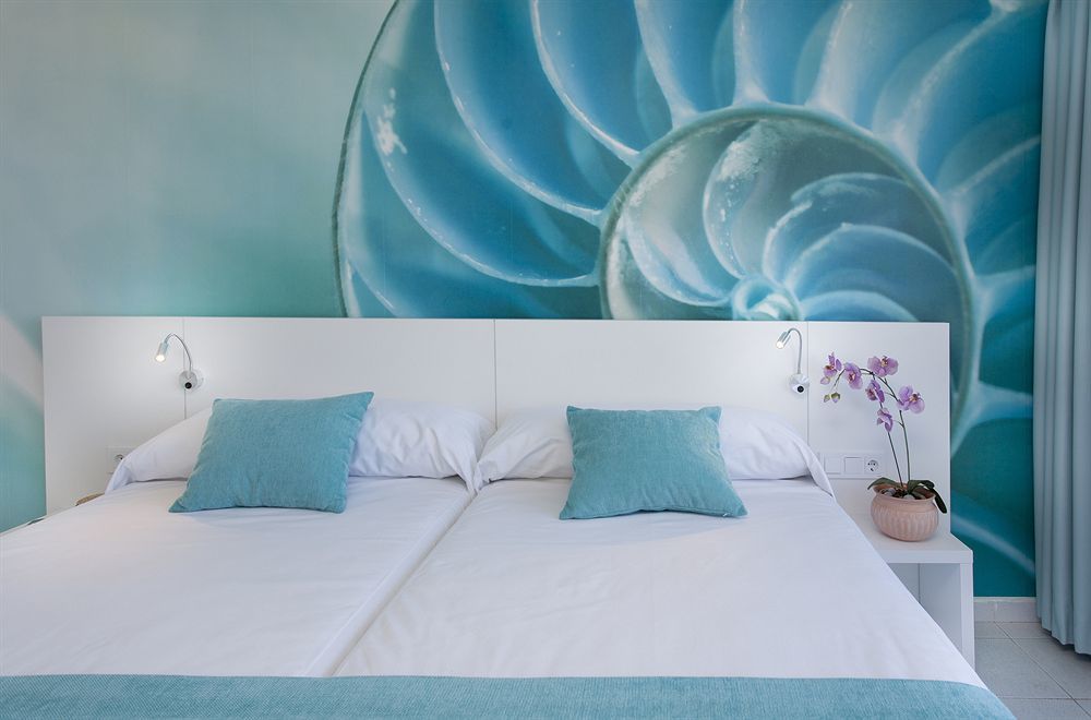 Typic Marina Playa - Adults Only Aparthotel San Antonio  Exteriör bild